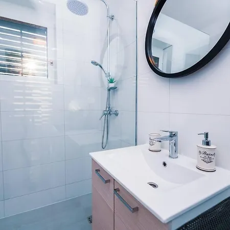 Appartamento Immaculate 3-bed In *