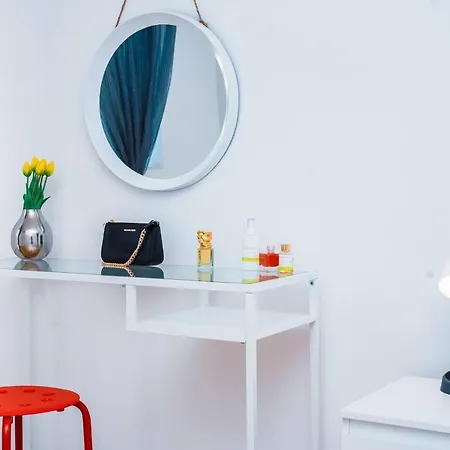 Immaculate 3-bed In Appartamento